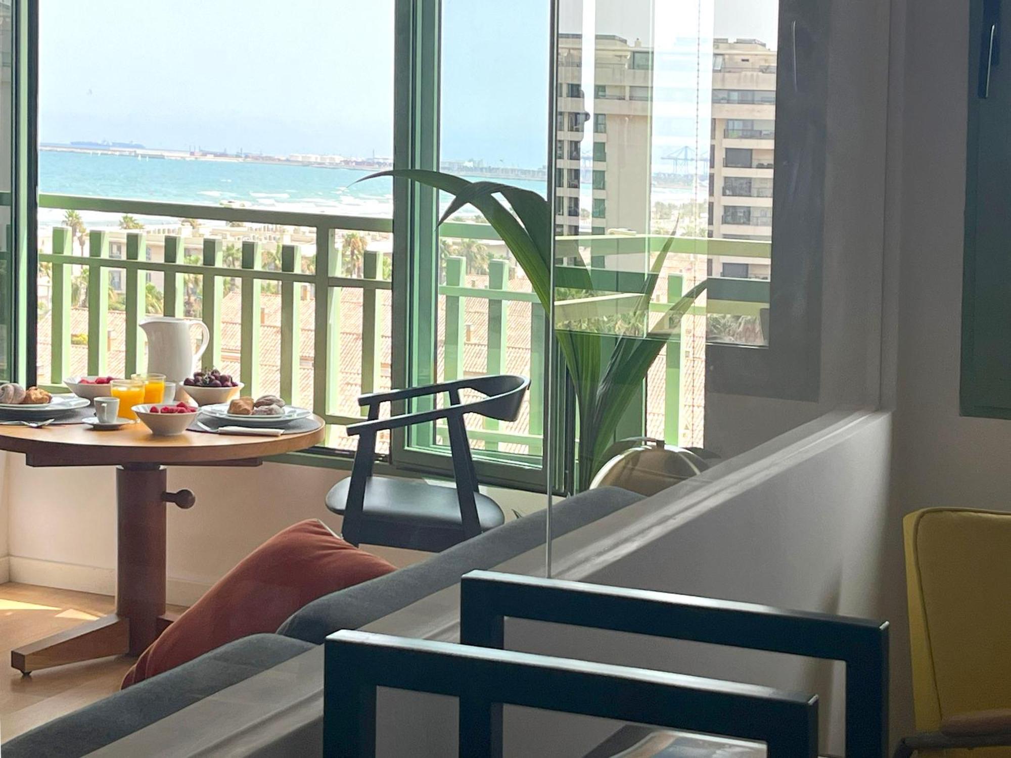 Stylish Well-Connected Beachfront Flat Valencia Eksteriør billede