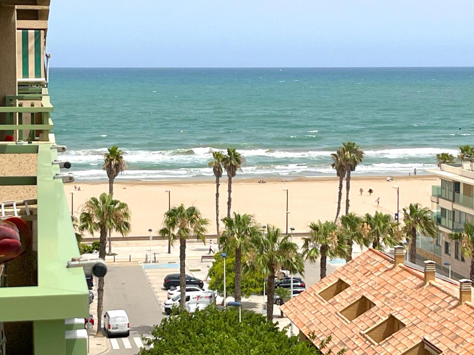 Stylish Well-Connected Beachfront Flat Valencia Eksteriør billede