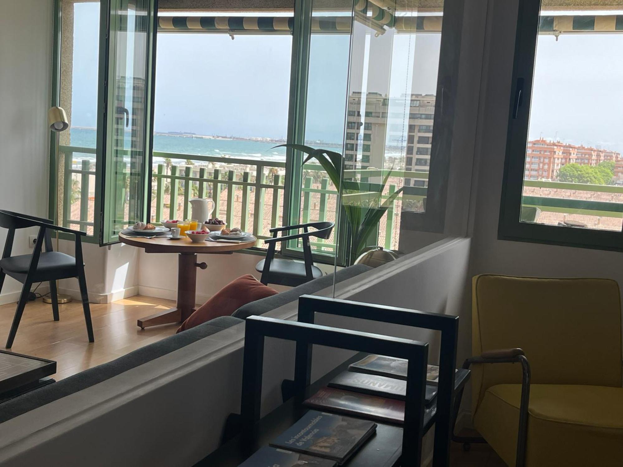 Stylish Well-Connected Beachfront Flat Valencia Eksteriør billede